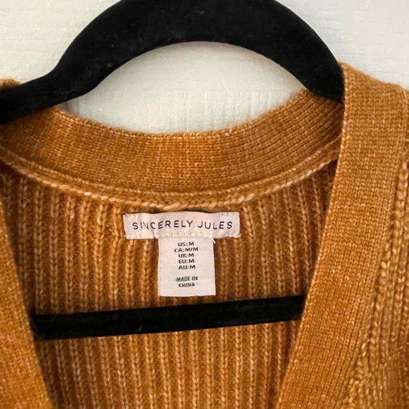 Sincerely Jules cropped sweater - Picture 2 of 3